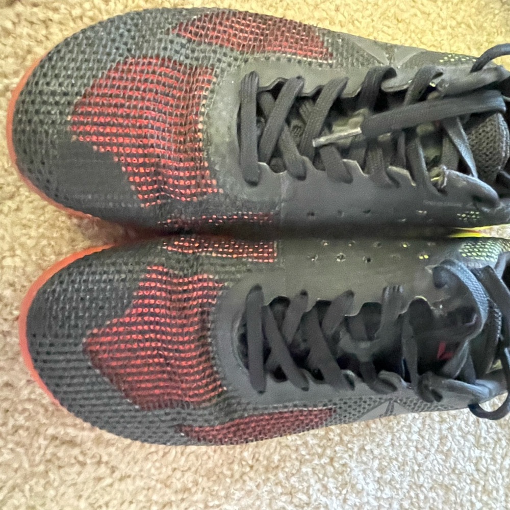 Lightly worn Reebok nanos - Picture 2 of 3